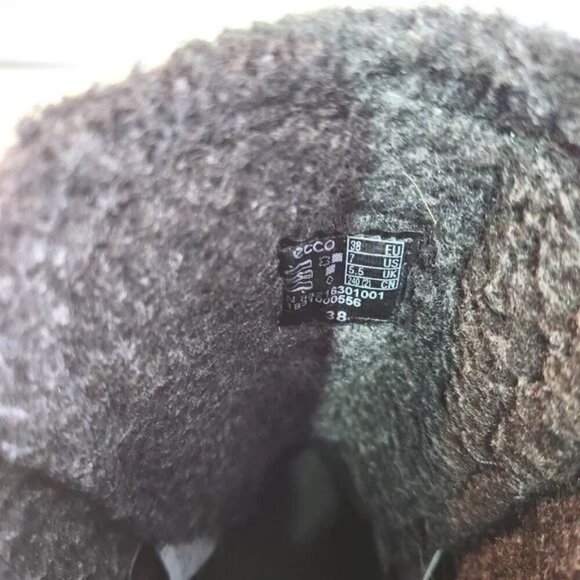 Ecco Winter Snow Boots | Women’s 7 | Black Leather, Lace Up, Rugged Sole - Picture 7 of 8